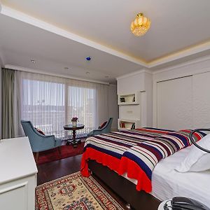 One-Bedroom Apartment Balcony "Annex"